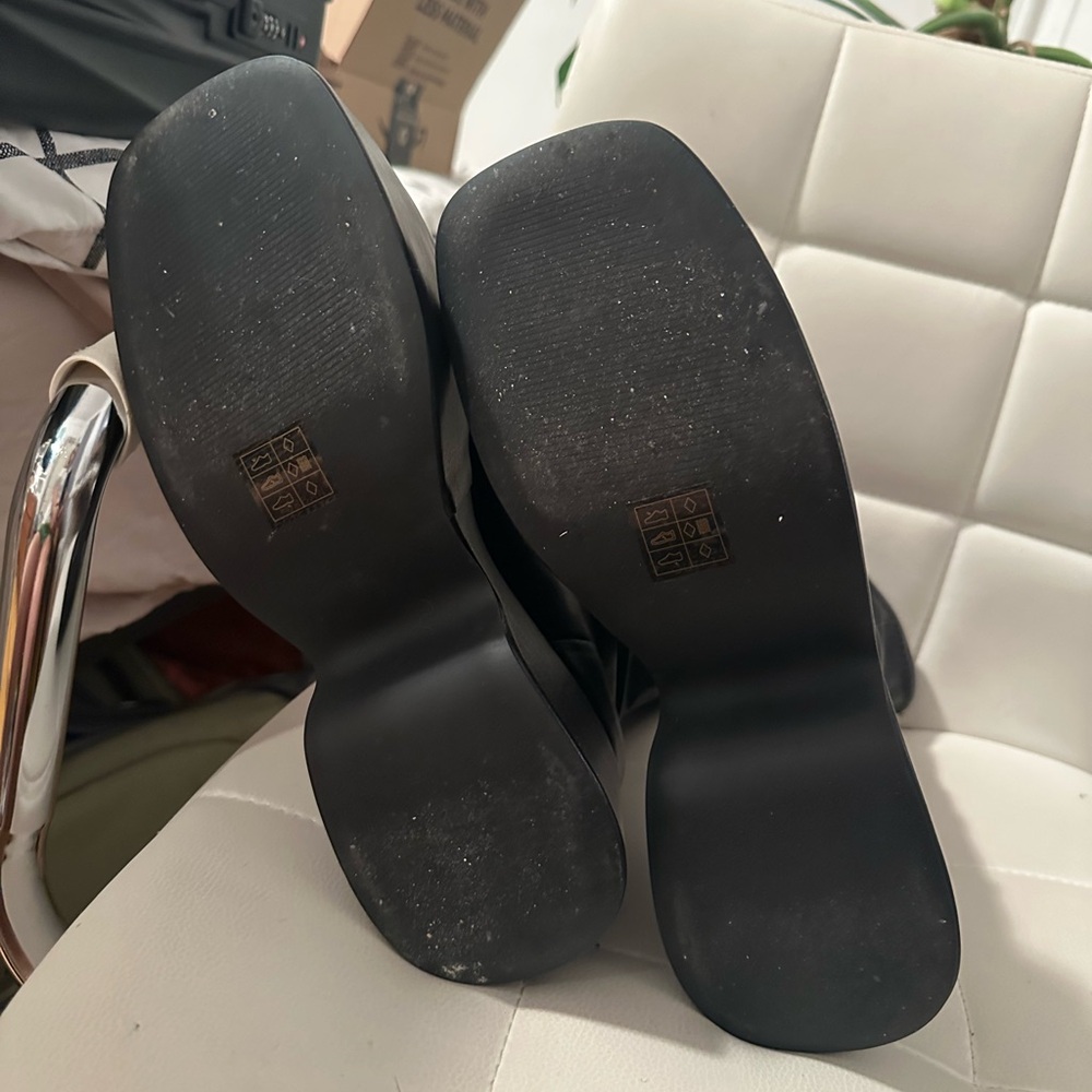 Urban Outfitters Simone Black Platform Boots - Picture 3 of 4